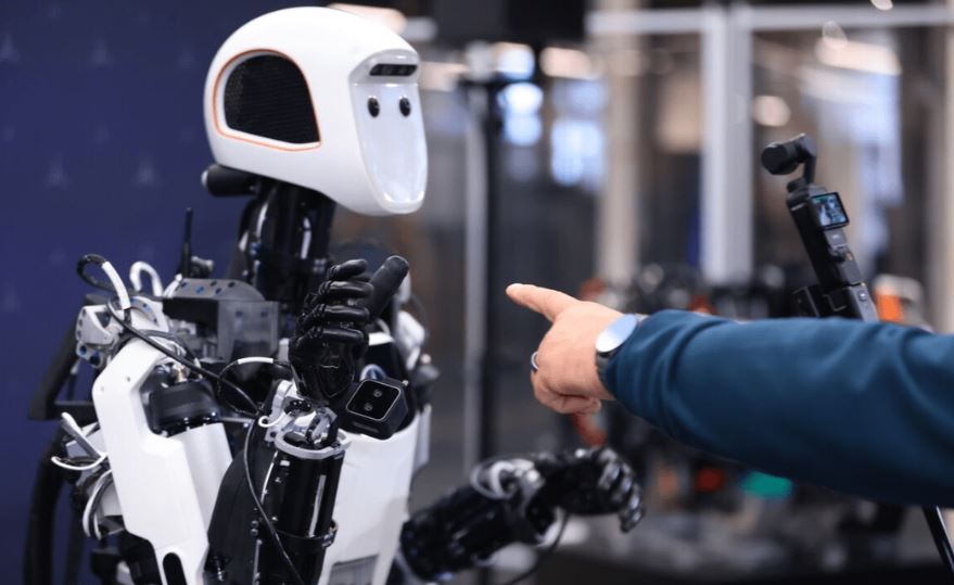 Beijing Marah AS Jegal China dengan Larangan Impor Robot Humanoid China